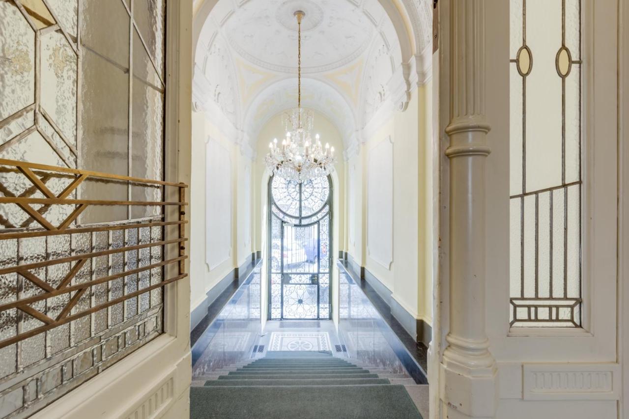 Wenceslass Square Royal Residence Apartments — Photos 1